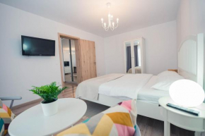 White Mood Apartment Brasov